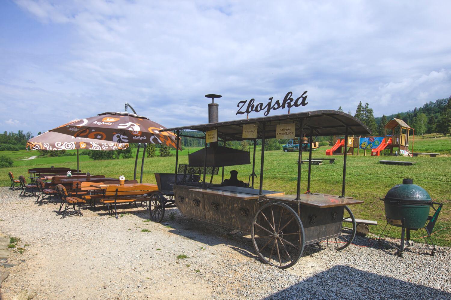 Penzion Zbojnicky Halas Tisovec エクステリア 写真