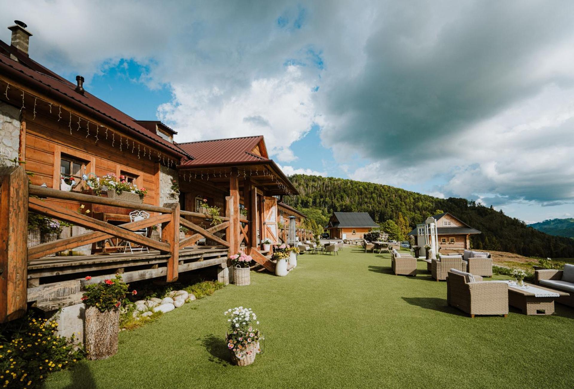 Penzion Zbojnicky Halas Tisovec エクステリア 写真